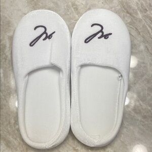 MENS MONTAGE SLIPPERS! BRAND NEW! Size: 12!